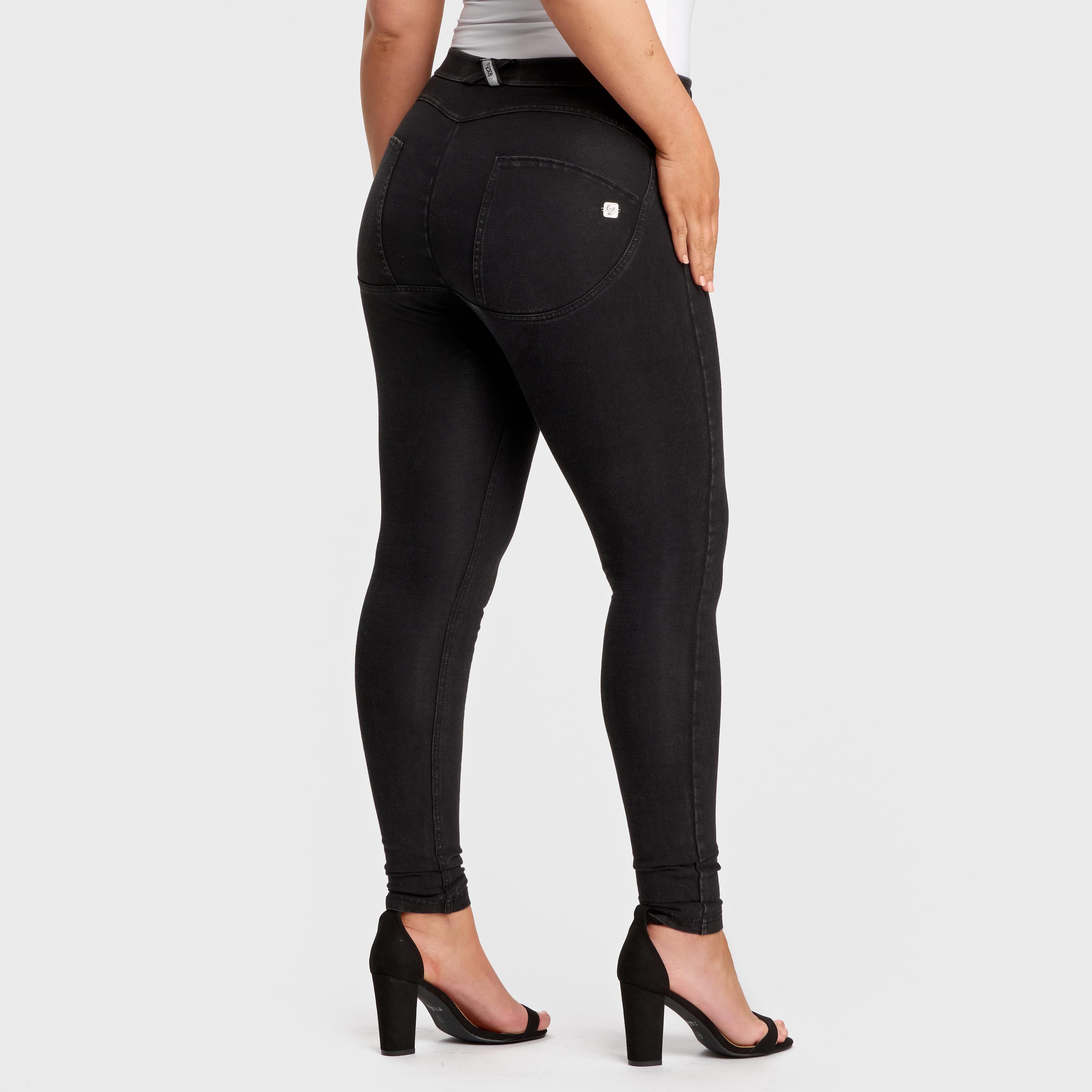 WR.UP® Curvy Denim - High Waist - Full Length - Black + Black Stitching