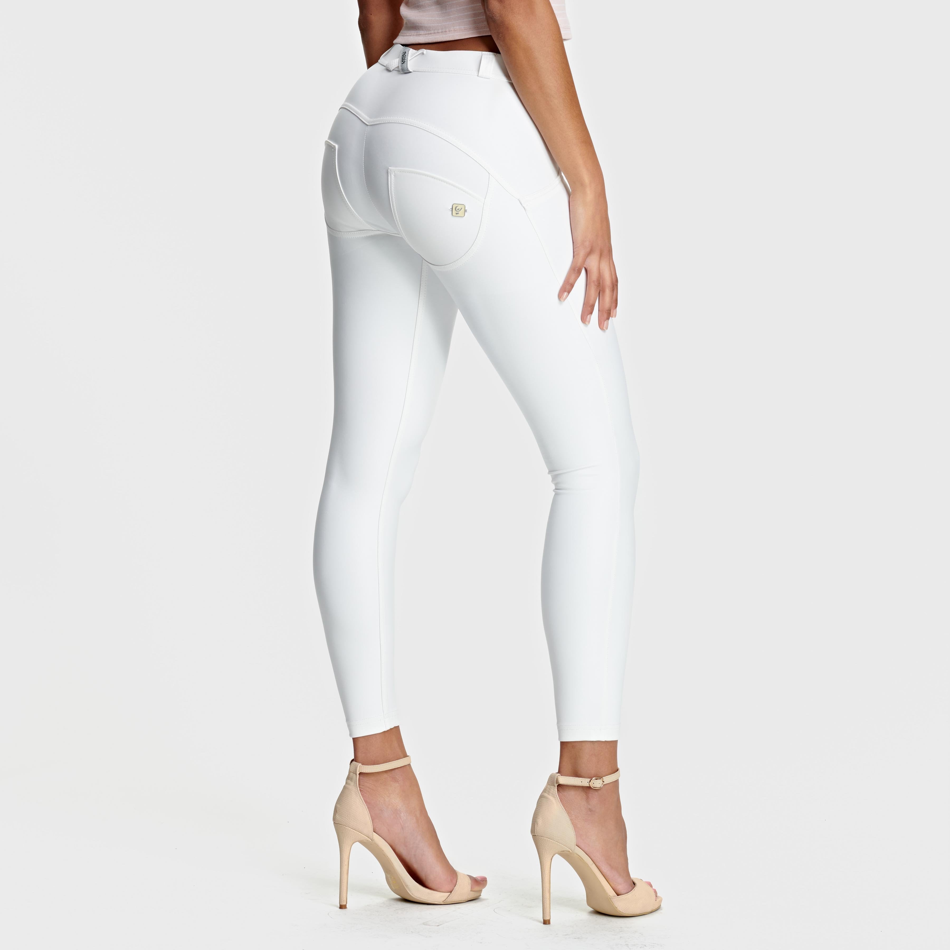 WR.UP® Faux Leather - Mid Waist - 7/8 Length - White